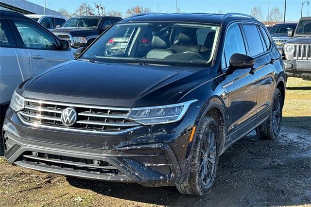 2023 Volkswagen Tiguan Vehicle Photo in ELK GROVE, CA 95757-8703