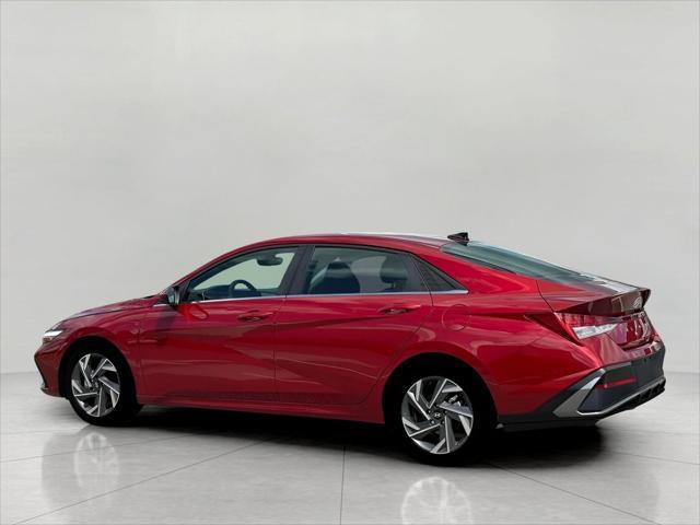 2025 Hyundai ELANTRA Vehicle Photo in Green Bay, WI 54304