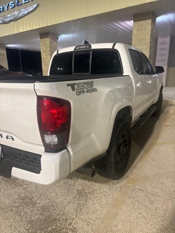 Used 2019 Toyota Tacoma SR with VIN 5TFAX5GN0KX133933 for sale in Port Lavaca, TX