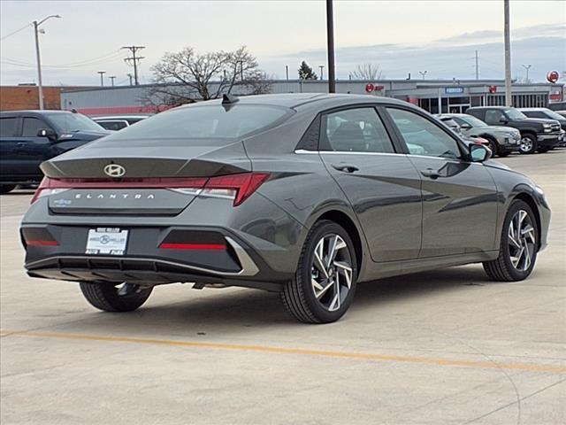 2025 Hyundai ELANTRA Vehicle Photo in Peoria, IL 61615