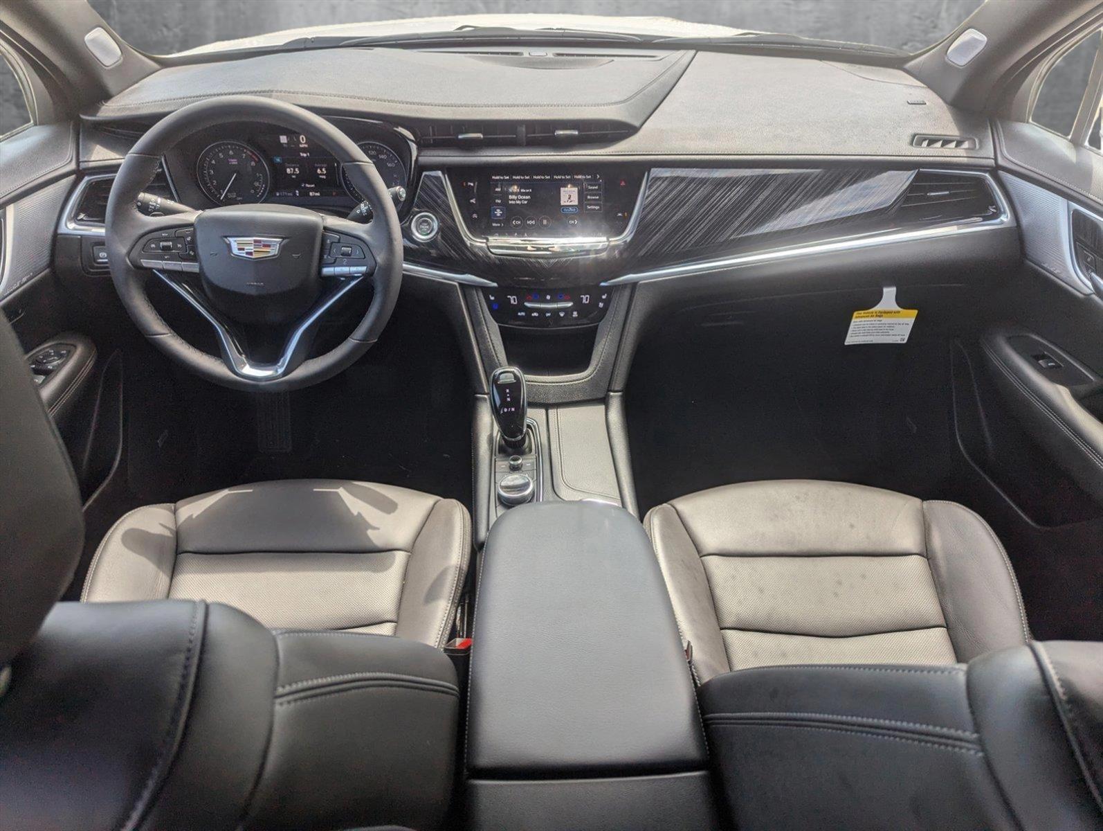 2025 Cadillac XT6 Vehicle Photo in CORPUS CHRISTI, TX 78412-4902