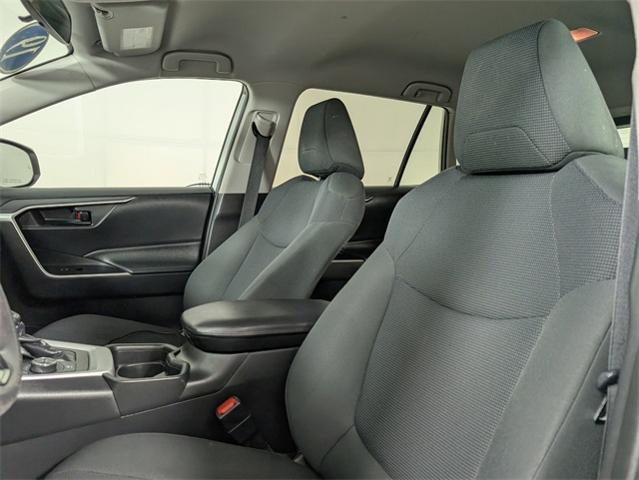 2019 Toyota RAV4 Vehicle Photo in ENGLEWOOD, CO 80113-6708