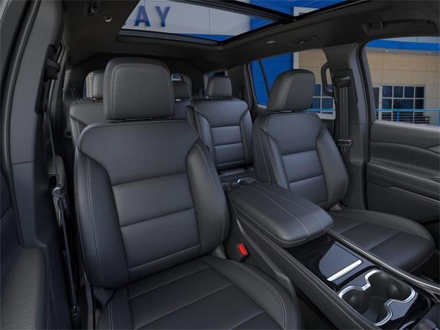 2025 Chevrolet Traverse Vehicle Photo in ENGLEWOOD, CO 80113-6708