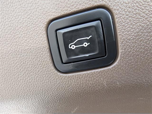 2021 GMC Yukon XL Vehicle Photo in AURORA, CO 80012-4011