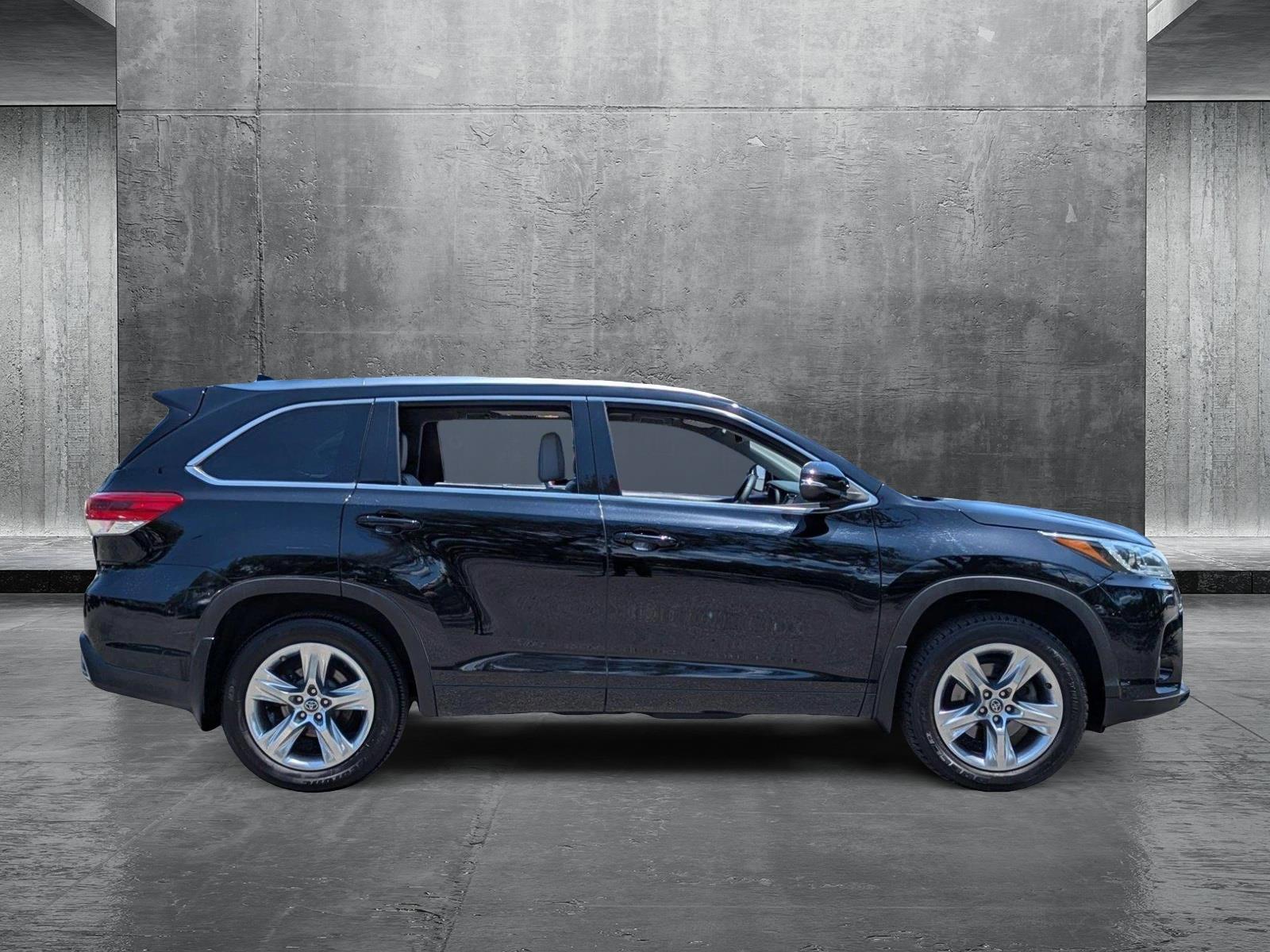 2017 Toyota Highlander Vehicle Photo in Clearwater, FL 33765