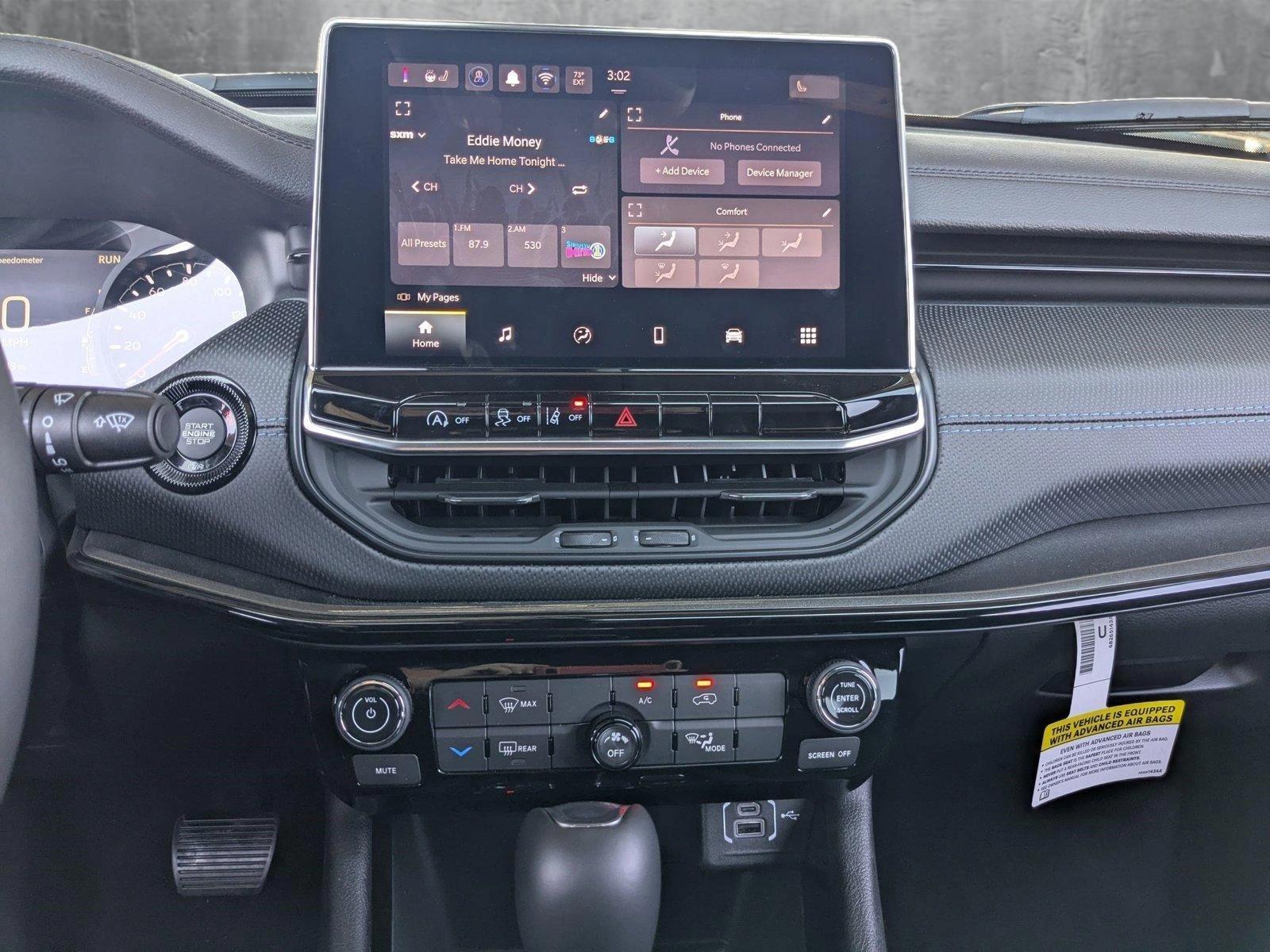 2025 Jeep Compass Vehicle Photo in Valencia, CA 91355