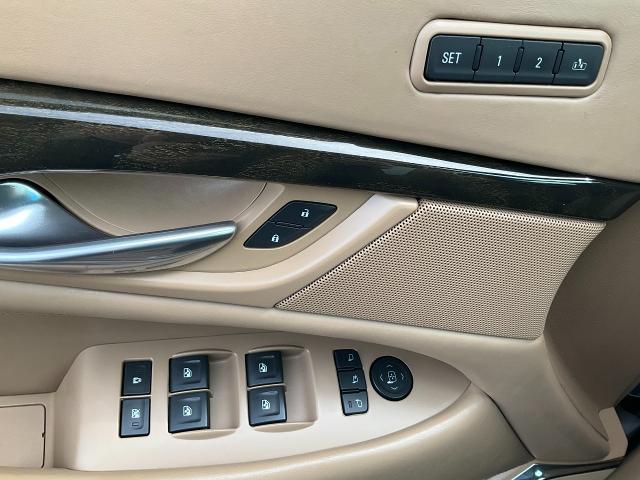 2018 Cadillac Escalade Vehicle Photo in Kaukauna, WI 54130