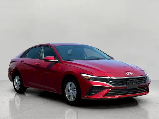2025 Hyundai ELANTRA Vehicle Photo in Green Bay, WI 54304