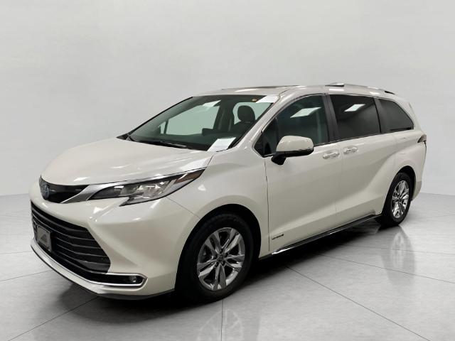 2021 Toyota Sienna Vehicle Photo in Appleton, WI 54913