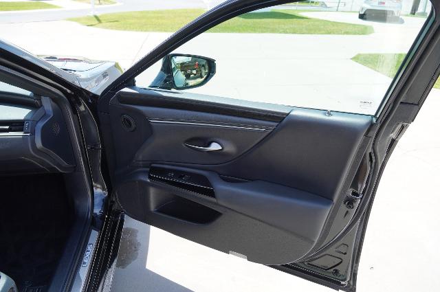 2023 Lexus ES 350 Vehicle Photo in Riverdale, UT 84405