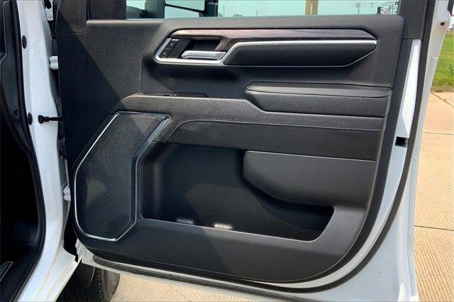 2024 Chevrolet Silverado 2500 HD Vehicle Photo in TOPEKA, KS 66609-0000