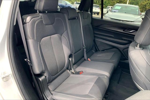 2023 Jeep Grand Cherokee L Vehicle Photo in KANSAS CITY, MO 64114-4502