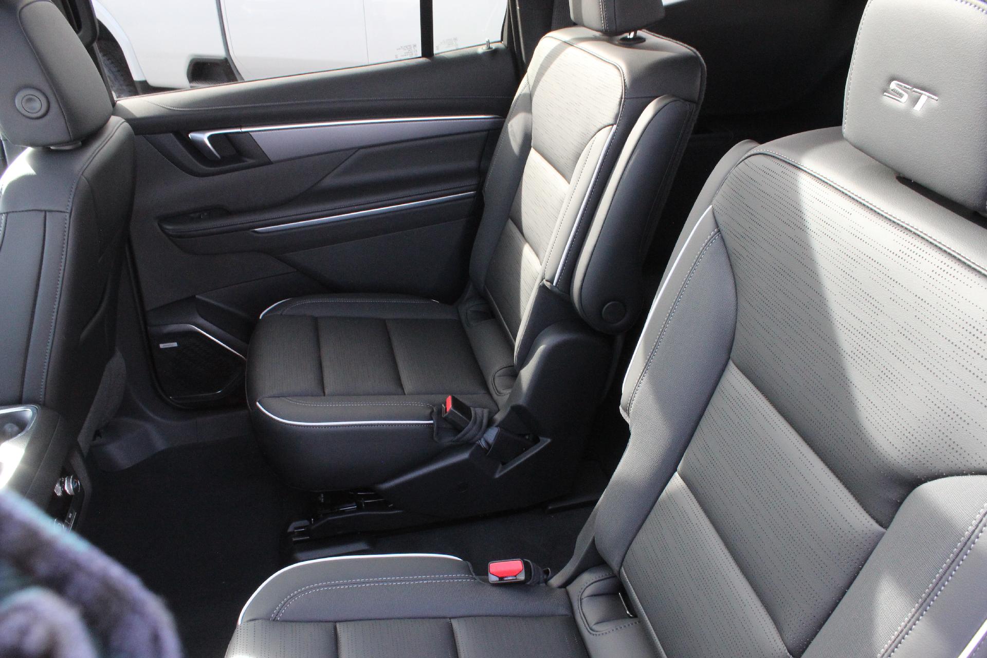 2025 Buick Enclave Vehicle Photo in AURORA, CO 80012-4011