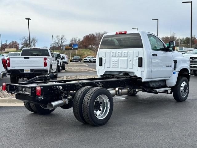 2024 Chevrolet Silverado 5500 HD Vehicle Photo in COLUMBIA, MO 65203-3903