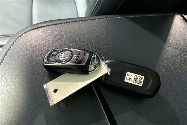 2022 Buick Enclave Vehicle Photo in TOPEKA, KS 66609-0000