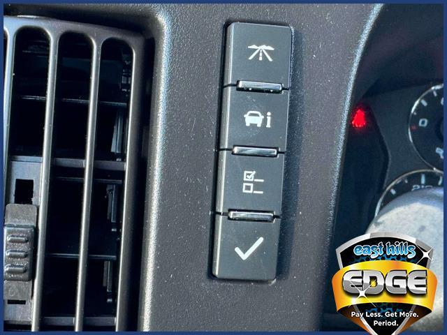 2022 GMC Savana Cargo Van Vehicle Photo in Roslyn, NY 11576