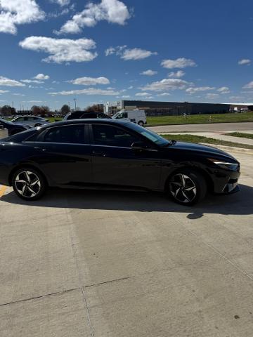2021 Hyundai ELANTRA Vehicle Photo in Peoria, IL 61615