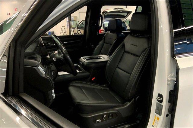 2022 GMC Yukon XL Vehicle Photo in TOPEKA, KS 66609-0000