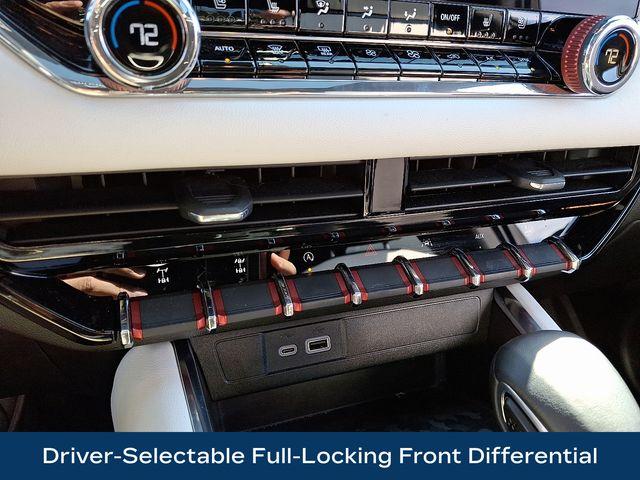 2023 GMC Canyon Vehicle Photo in DANBURY, CT 06810-5034