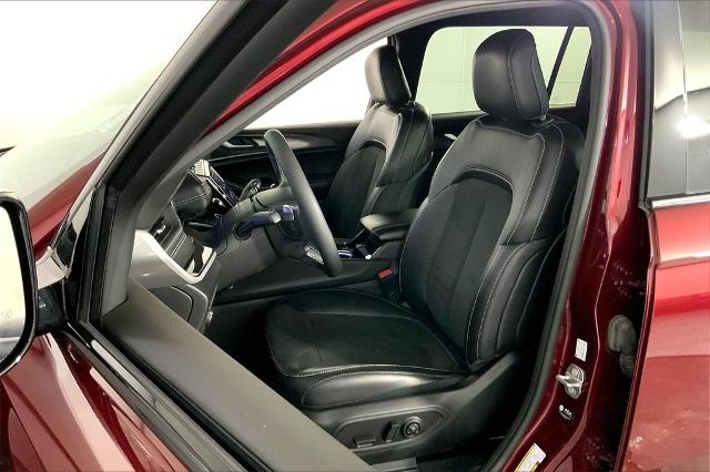 2023 Jeep Grand Cherokee L Vehicle Photo in Kansas City, MO 64114
