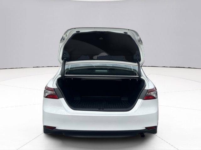 2022 Toyota Camry Vehicle Photo in LEOMINSTER, MA 01453-2952