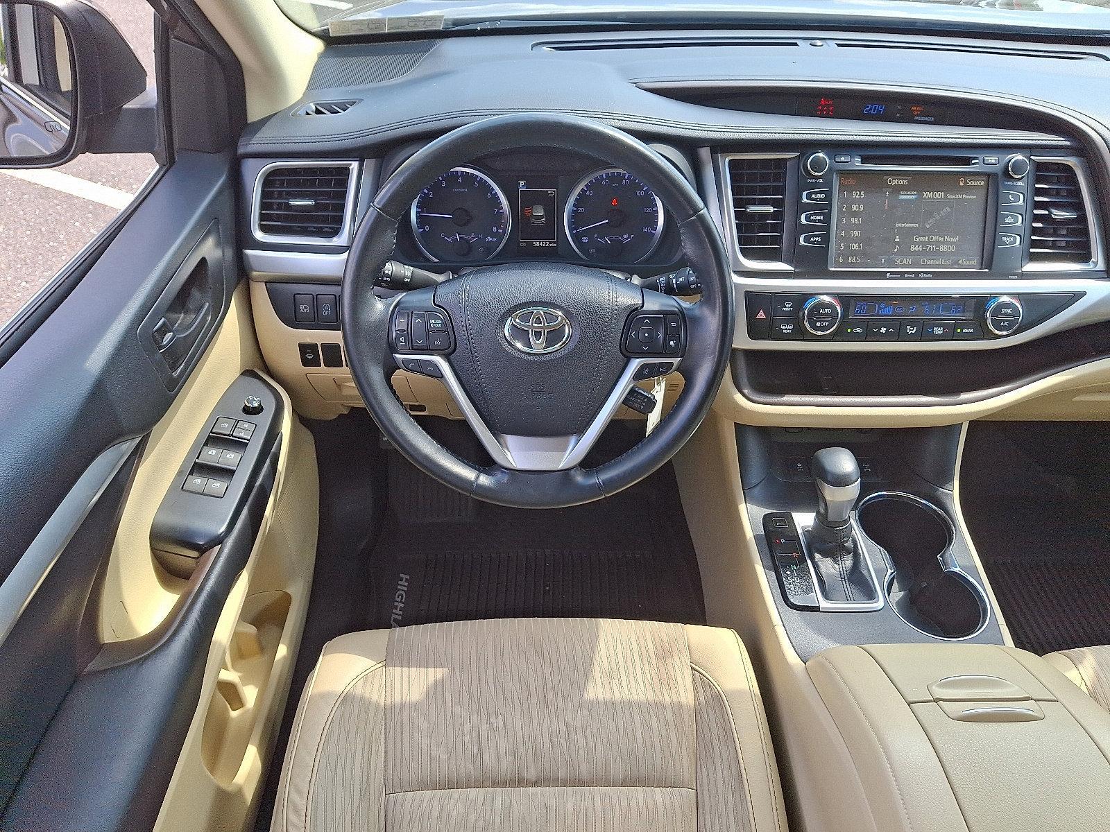 2018 Toyota Highlander Vehicle Photo in Trevose, PA 19053