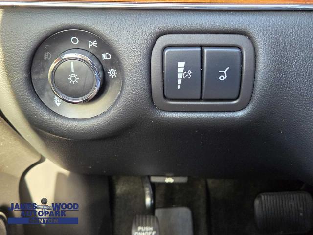 2017 Lincoln MKT Vehicle Photo in DENTON, TX 76210-9321