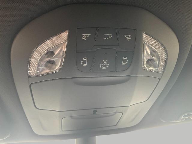 2025 Chrysler Pacifica Vehicle Photo in Kaukauna, WI 54130