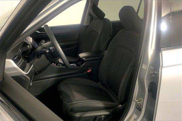 2023 Jeep Grand Cherokee L Vehicle Photo in KANSAS CITY, MO 64114-4502