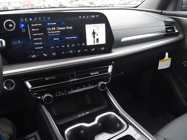2025 Chevrolet Traverse Vehicle Photo in MADISON, IN 47250-1611