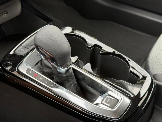 2025 Chevrolet Trax Vehicle Photo in COLUMBIA, MO 65203-3903