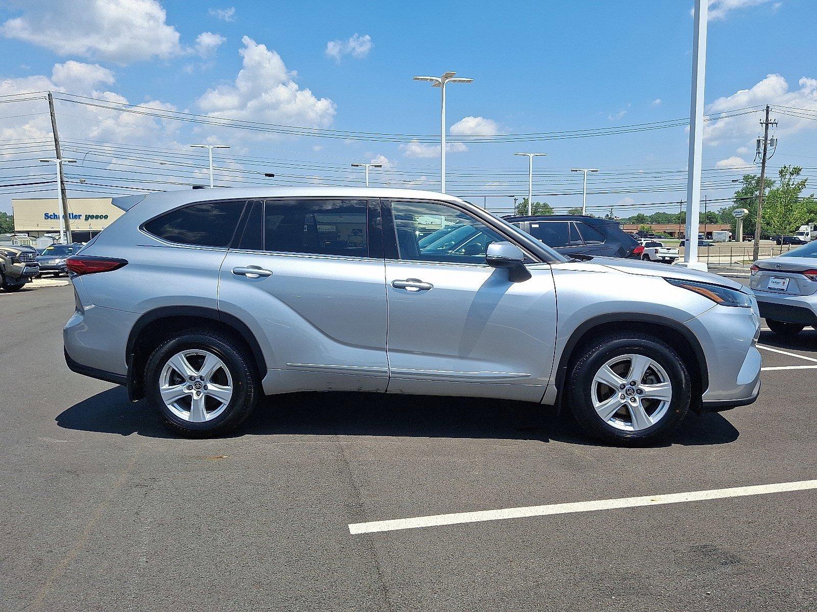 2022 Toyota Highlander Vehicle Photo in Harrisburg, PA 17111