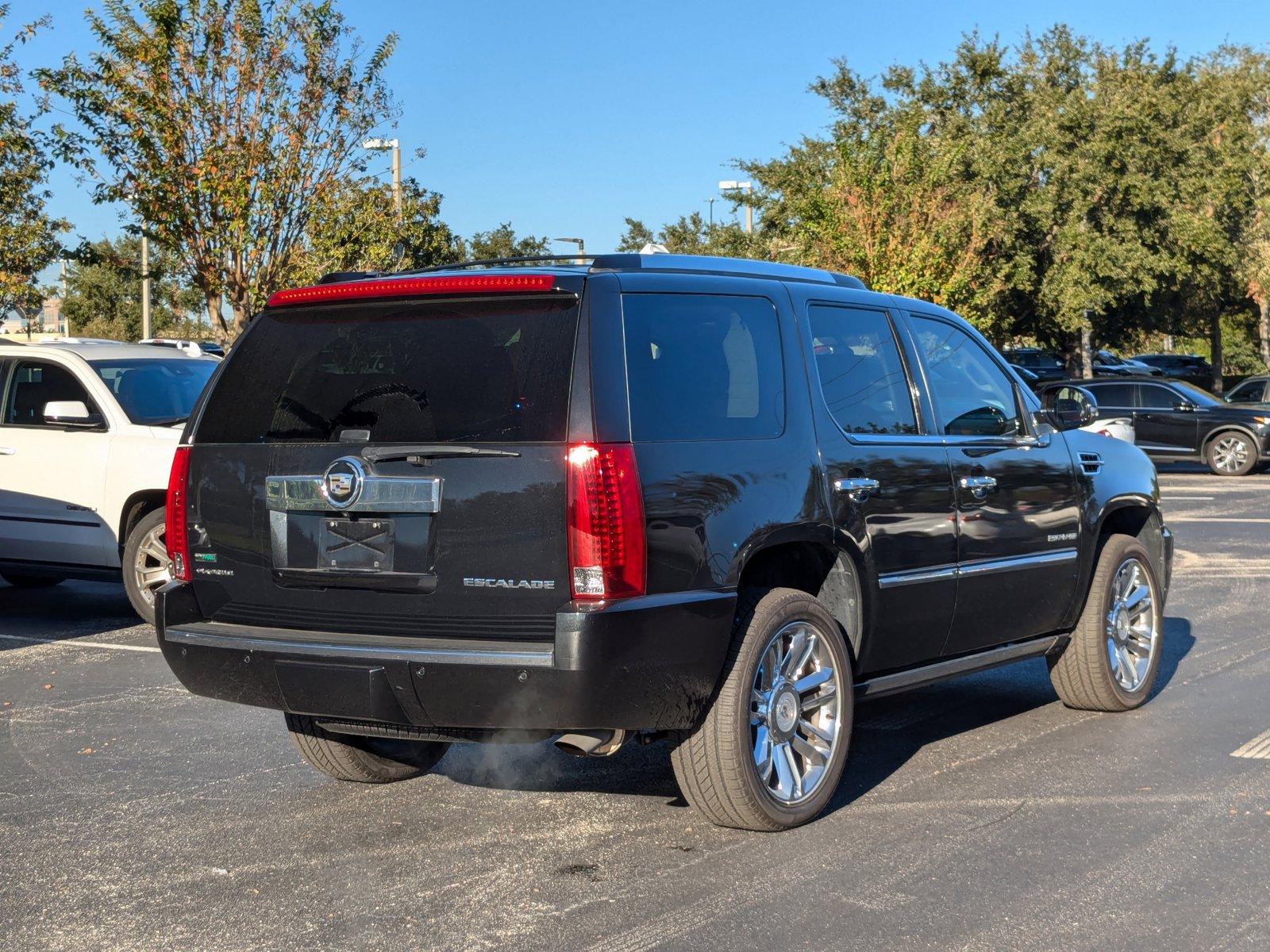 2011 Cadillac Escalade Vehicle Photo in Sanford, FL 32771