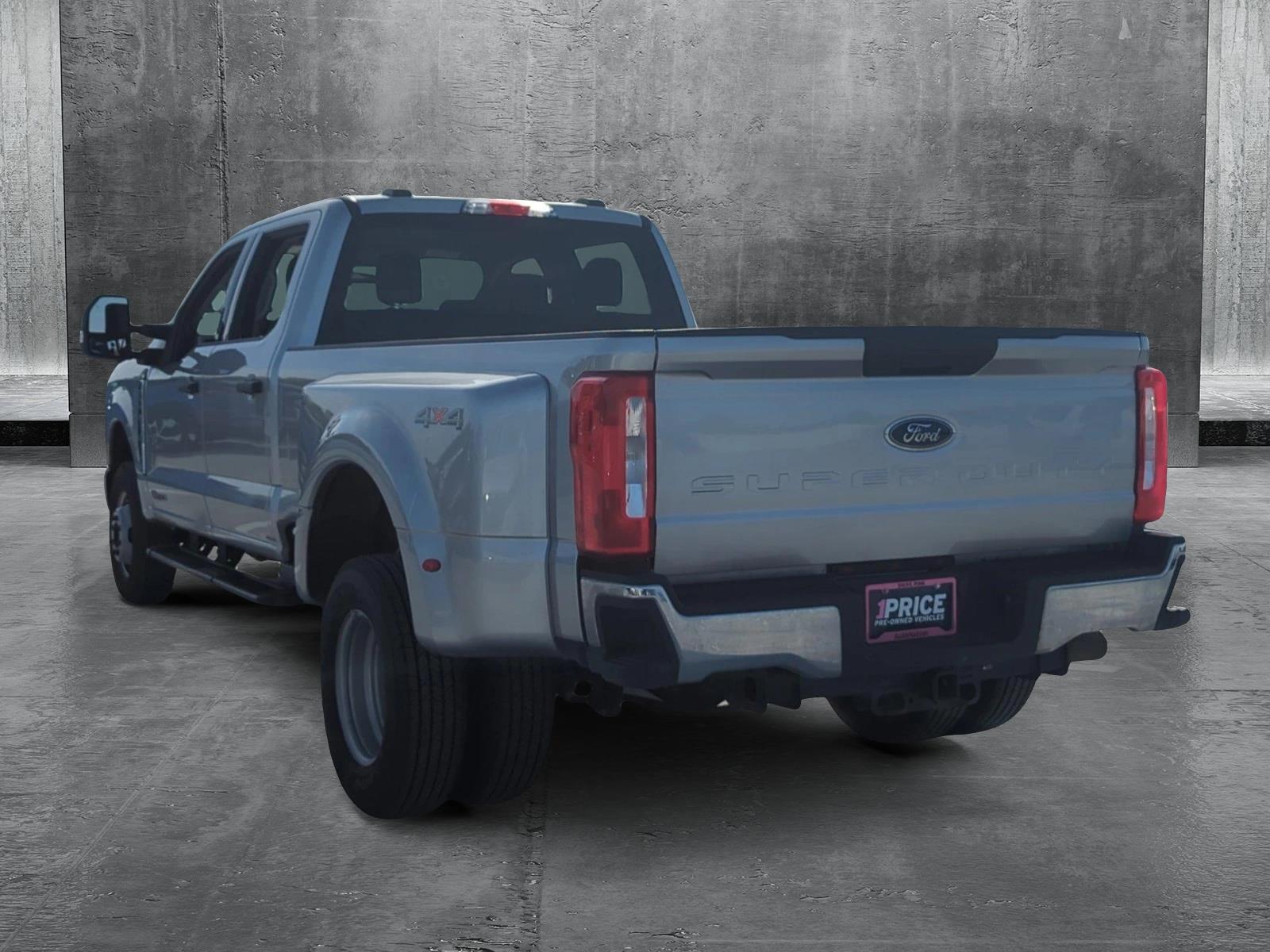 2024 Ford Super Duty F-350 DRW Vehicle Photo in Ft. Myers, FL 33907