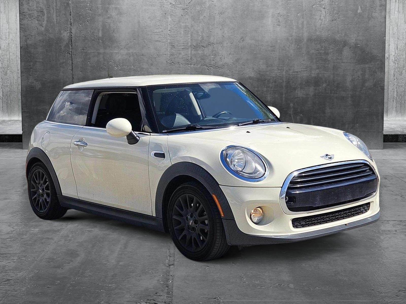 2018 MINI Cooper Hardtop 2 Door Vehicle Photo in Pembroke Pines , FL 33027