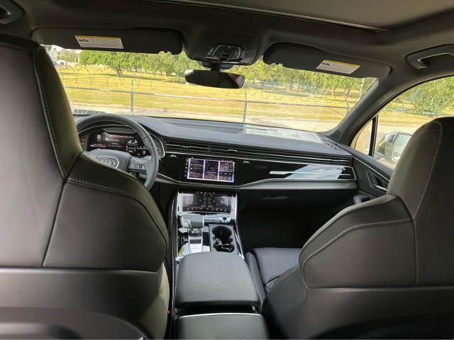 2025 Audi SQ7 Vehicle Photo in HOUSTON, TX 77090