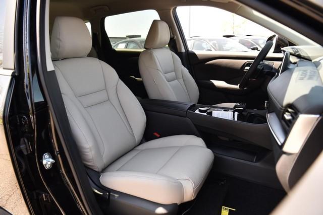 2025 Nissan Rogue Vehicle Photo in Ballwin, MO 63011