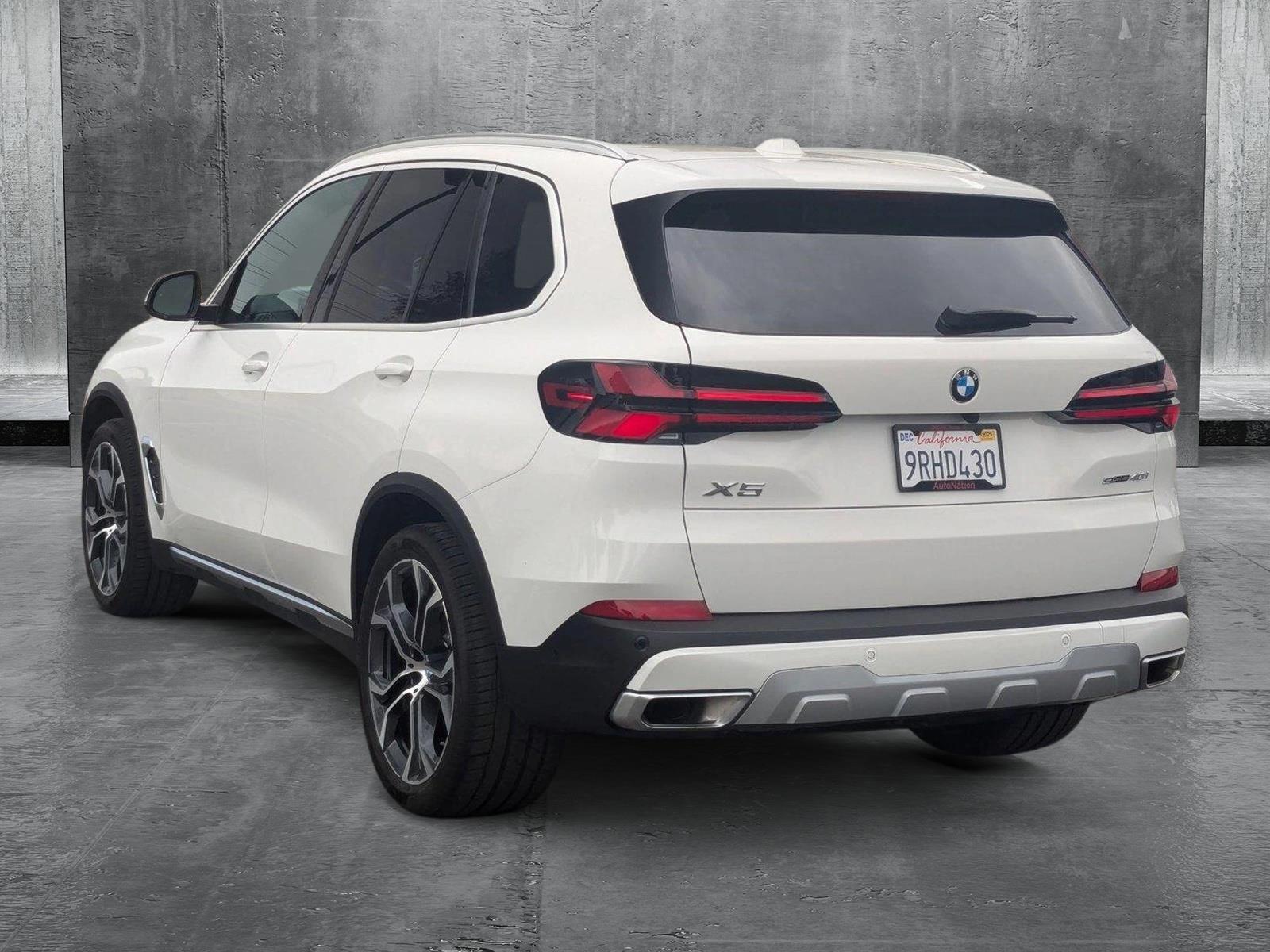 2025 BMW X5 sDrive40i Vehicle Photo in Valencia, CA 91355