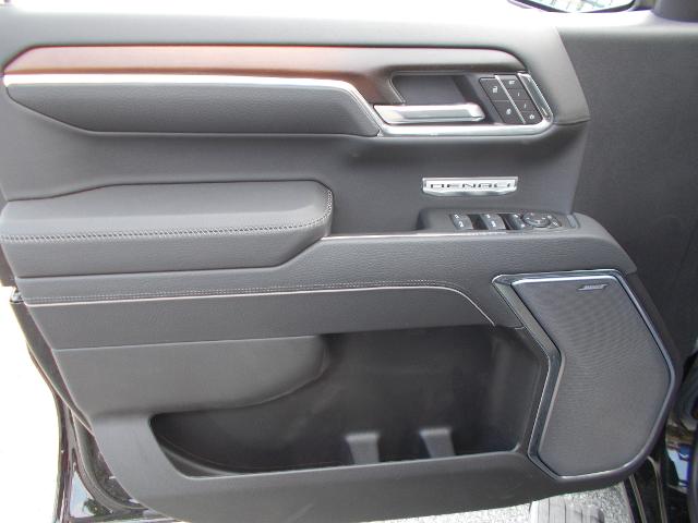 2025 GMC Sierra 1500 Vehicle Photo in LOWELL, MA 01852-4336