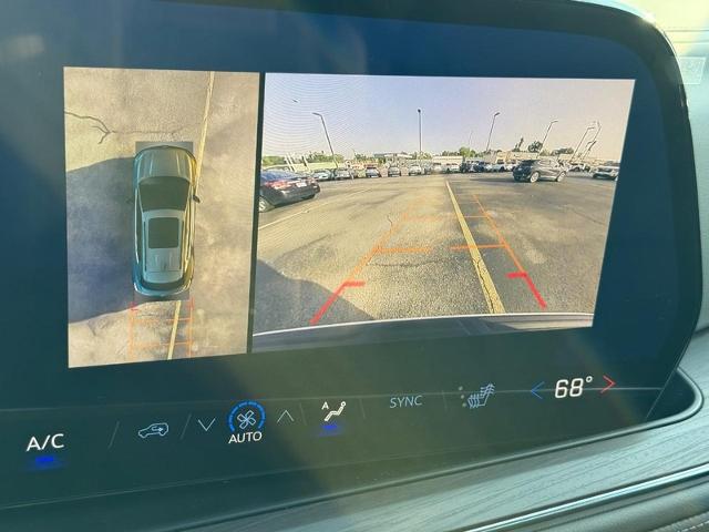2025 Chevrolet Suburban Vehicle Photo in COLUMBIA, MO 65203-3903
