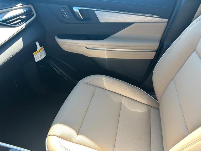 2025 Buick Enclave Vehicle Photo in COLUMBIA, MO 65203-3903