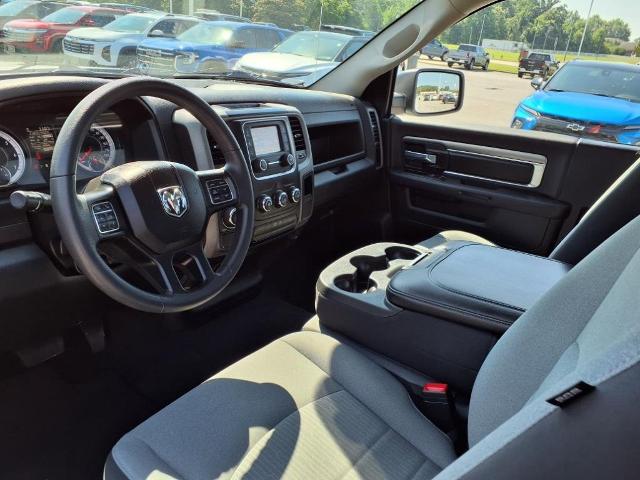 2022 Ram 1500 Classic Vehicle Photo in EMPORIA, VA 23847-1235