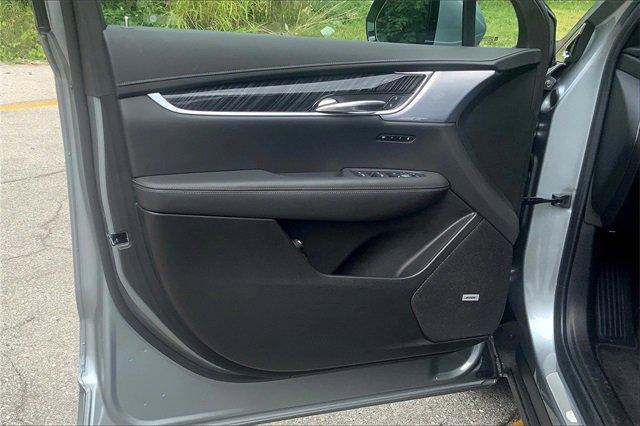 2025 Cadillac XT6 Vehicle Photo in KANSAS CITY, MO 64114-4545