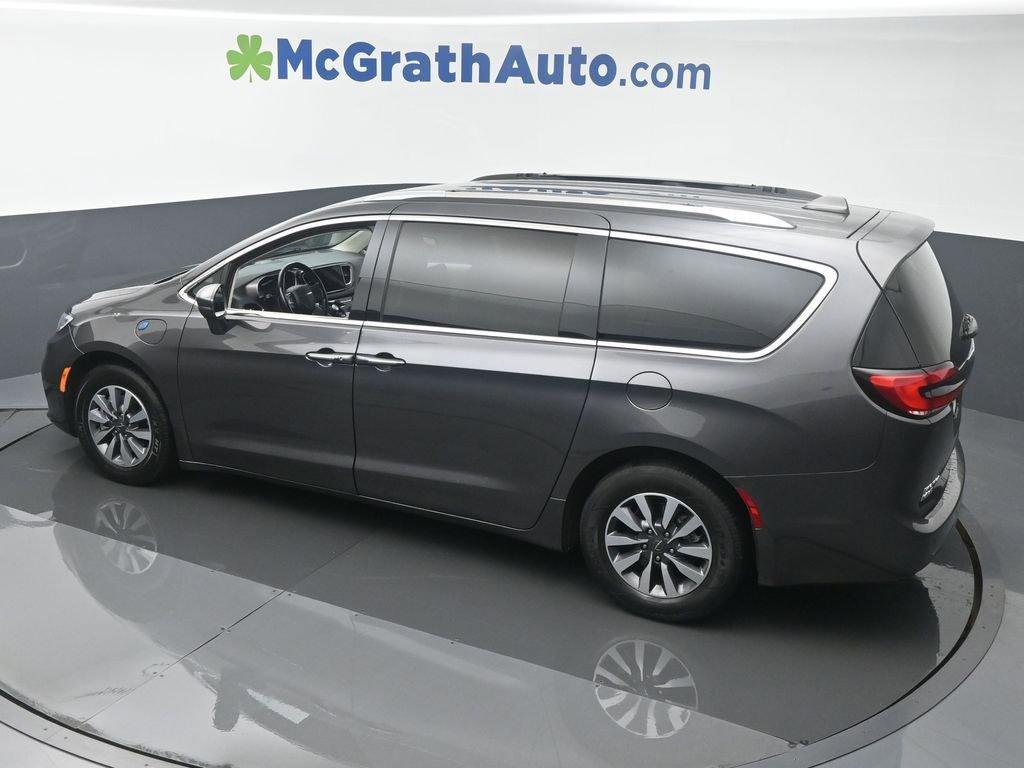 2021 Chrysler Pacifica Vehicle Photo in Marion, IA 52302