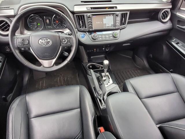 2016 Toyota RAV4 Limited photo 18