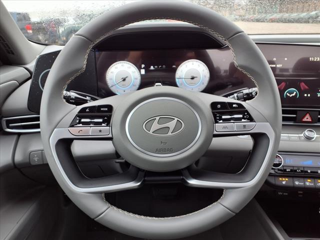 2025 Hyundai ELANTRA Vehicle Photo in Peoria, IL 61615