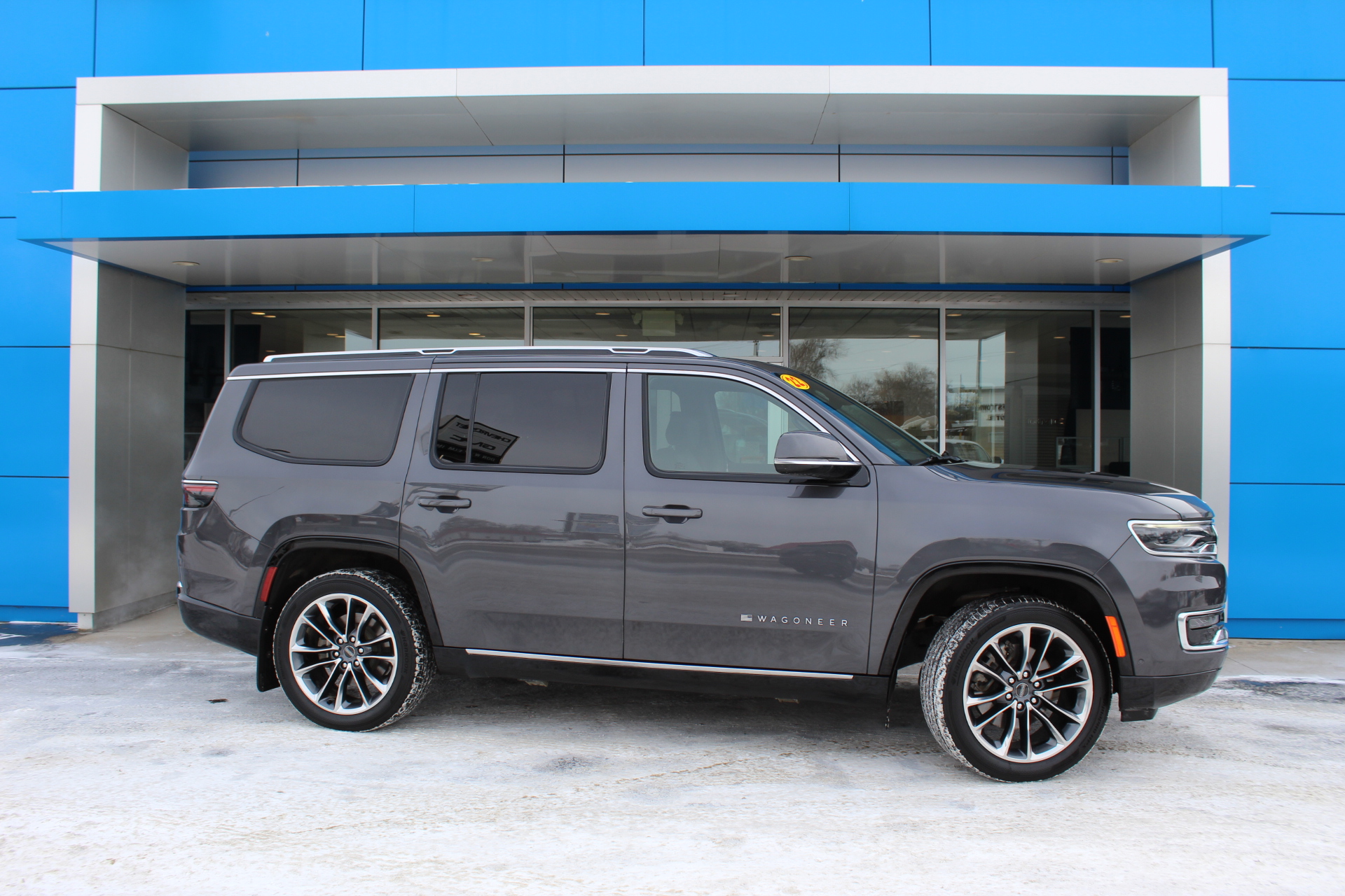 Used 2022 Jeep Wagoneer Series III with VIN 1C4SJVDT6NS227485 for sale in Jamestown, ND