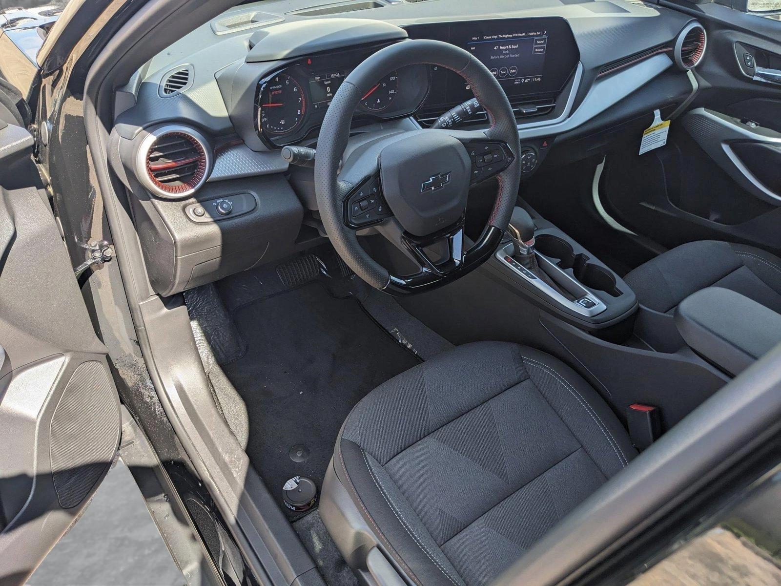 2025 Chevrolet Trax Vehicle Photo in HOUSTON, TX 77034-5009