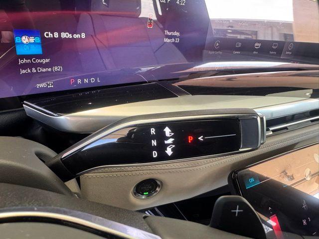 2025 Cadillac Escalade ESV Vehicle Photo in DELRAY BEACH, FL 33483-3294