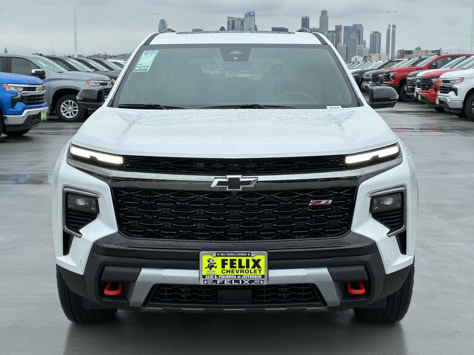 2025 Chevrolet Traverse Vehicle Photo in LOS ANGELES, CA 90007-3794